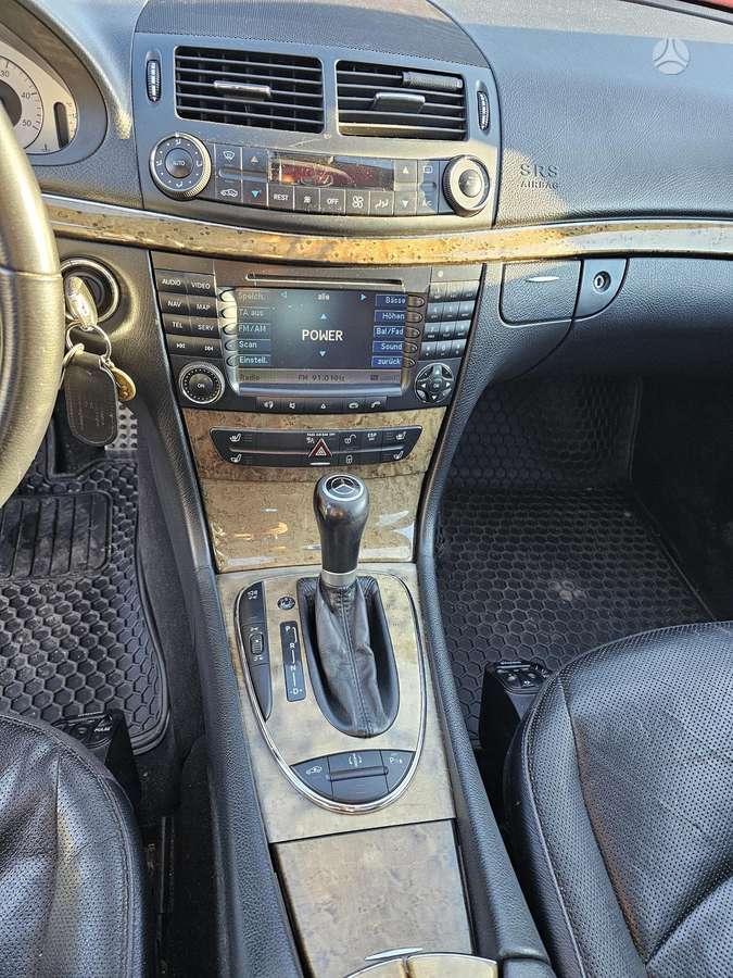 Mercedes-Benz E320 2006 — photo 6