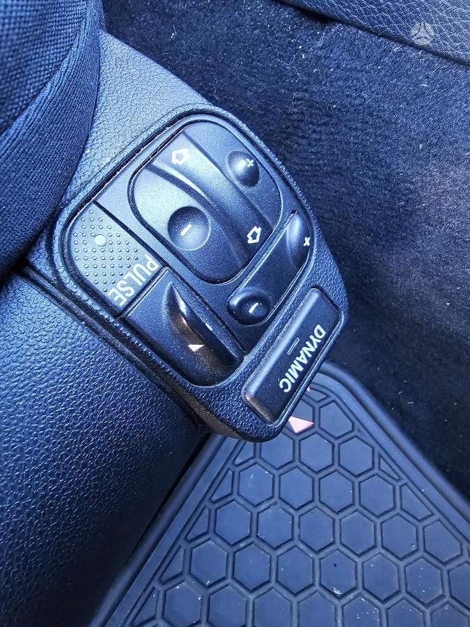 Mercedes-Benz E320 2006 — photo 7