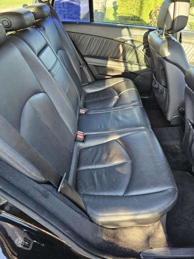 Mercedes-Benz E320 2006 — photo 8