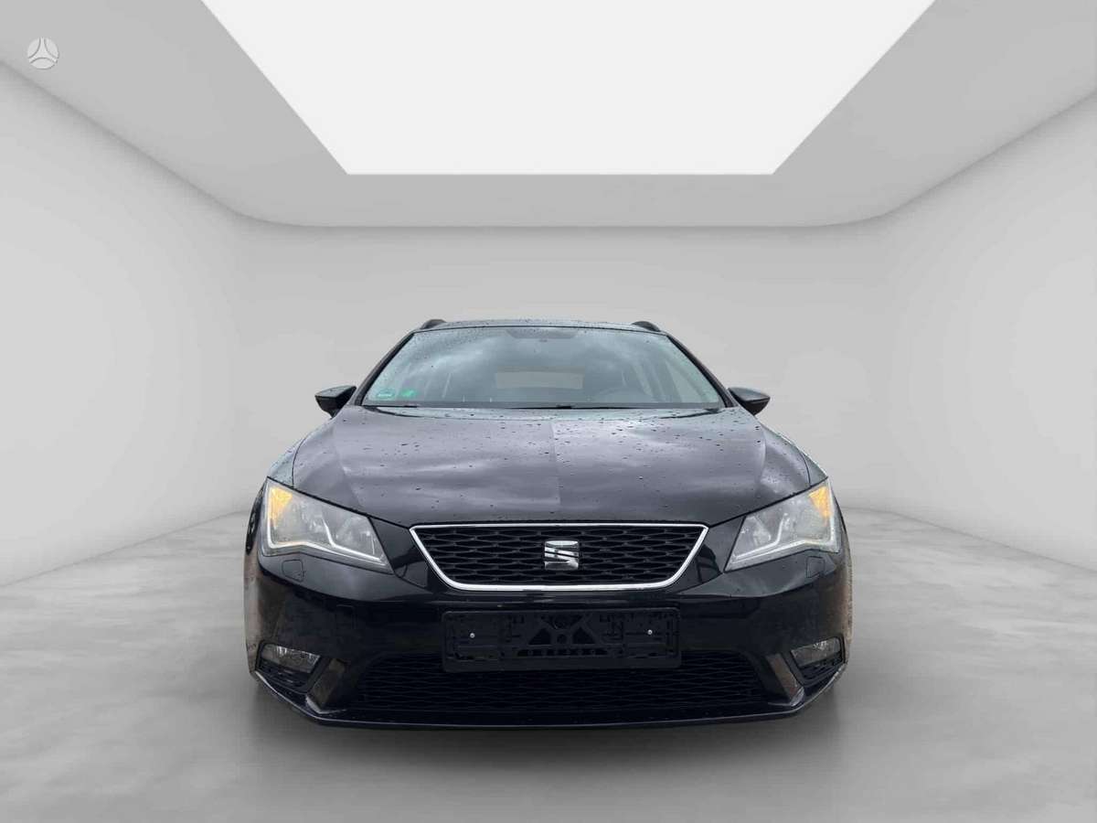Seat Leon 2014 — rear view
