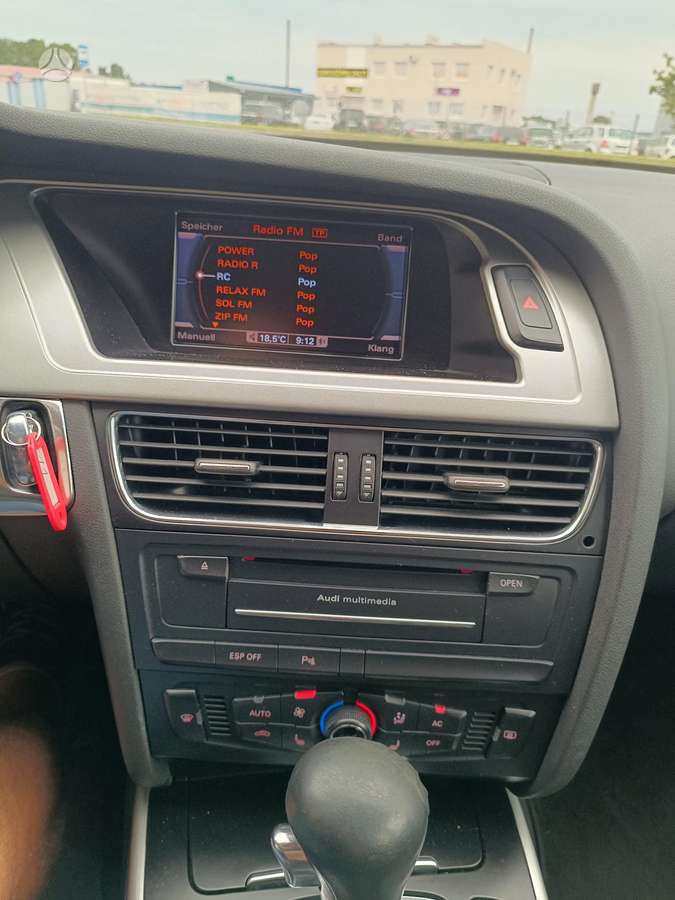 Audi A4 2009 — photo 15