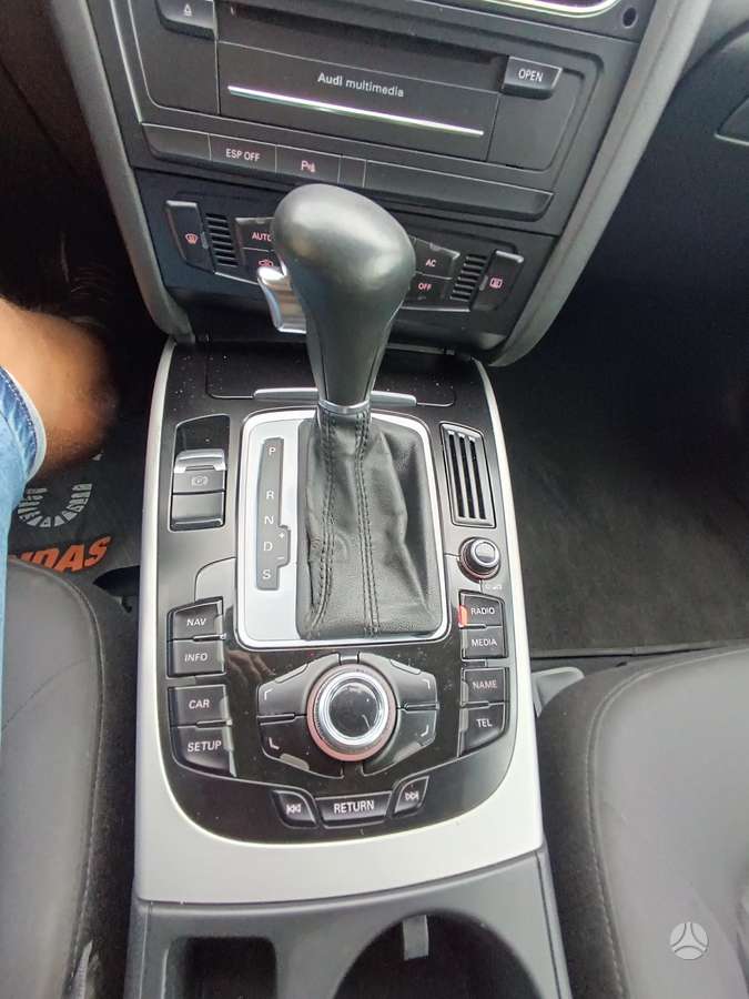 Audi A4 2009 — photo 16