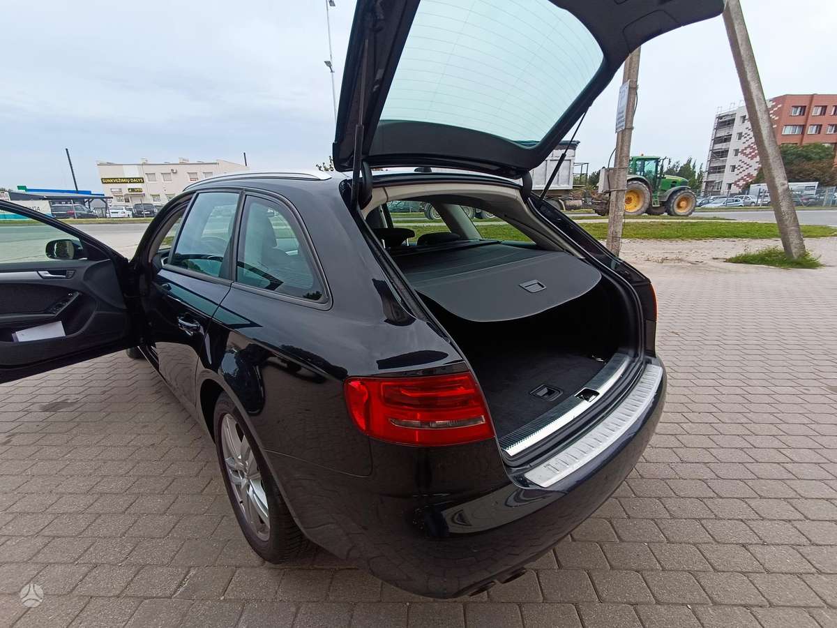 Audi A4 2009 — photo 17