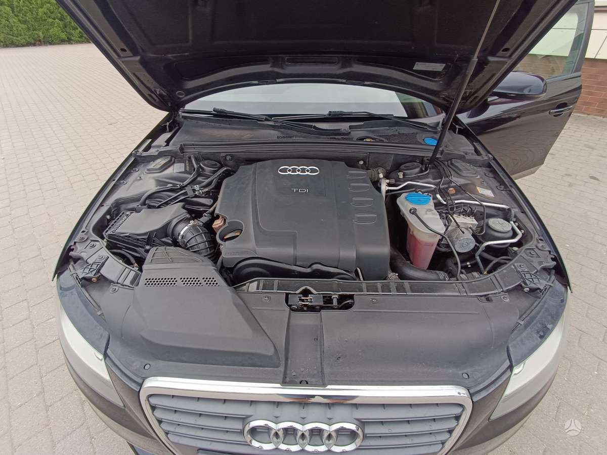 Audi A4 2009 — photo 18