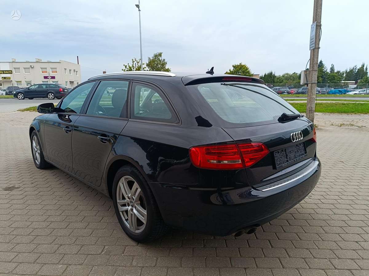 Audi A4 2009 — photo 7