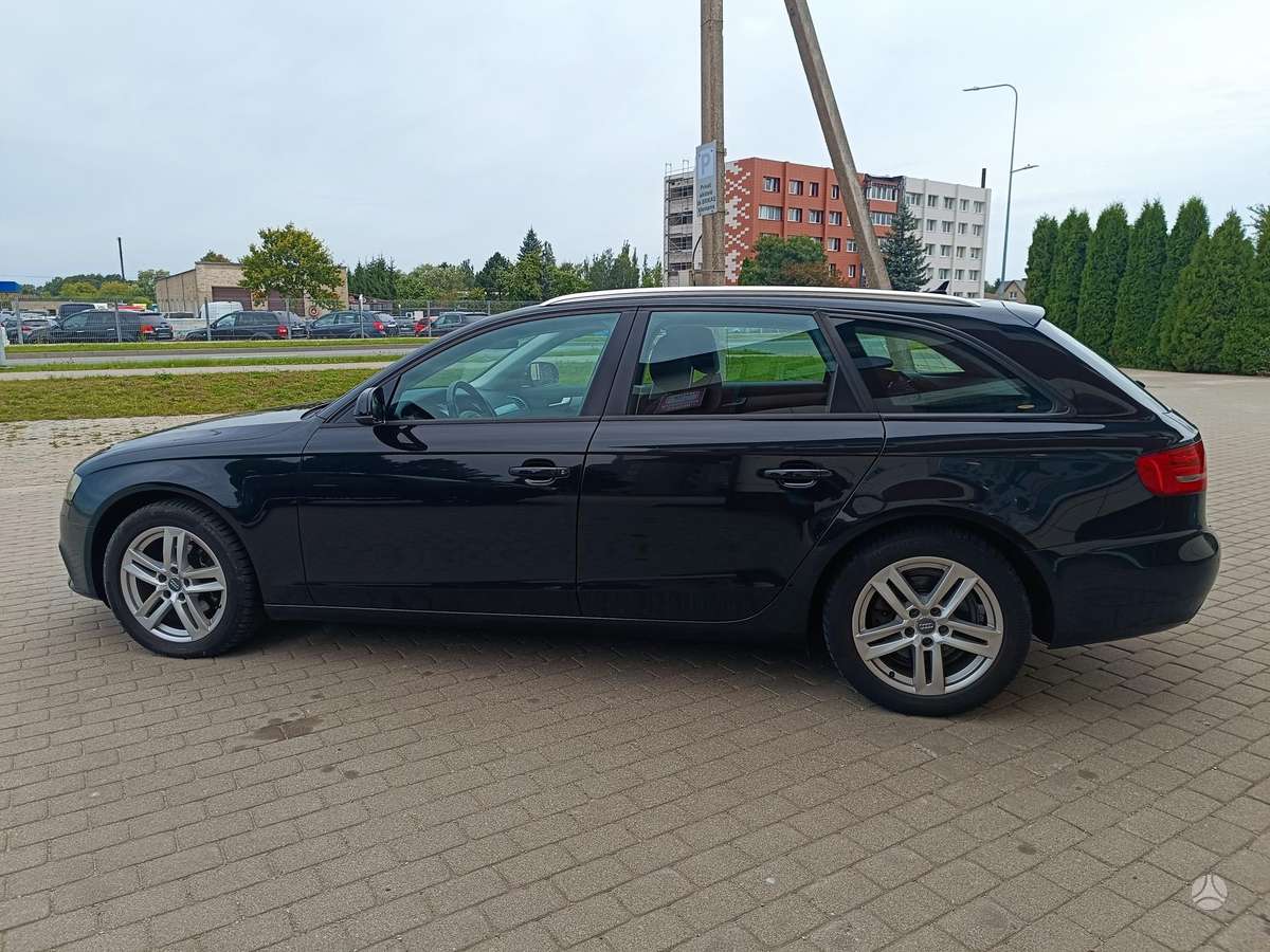 Audi A4 2009 — photo 8
