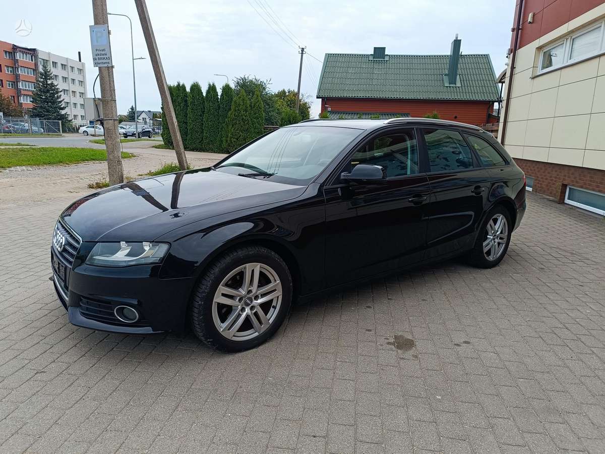 Audi A4 2009 — photo 9