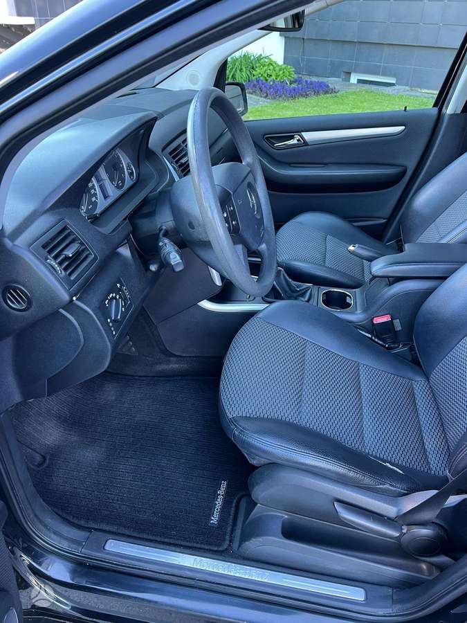 Mercedes-Benz B200 2009 — photo 6