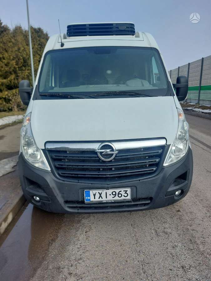 Opel Movano 2014 — rear view