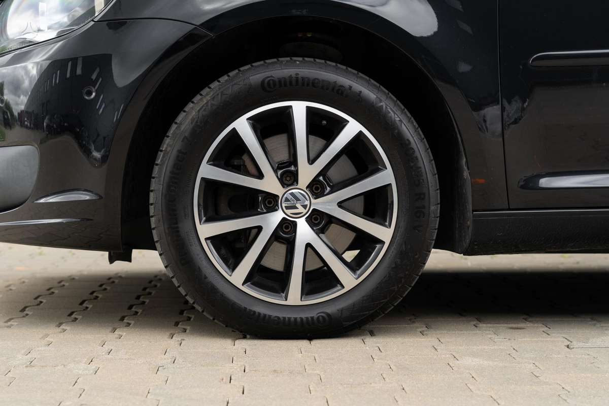 Volkswagen Touran 2013 — photo 11