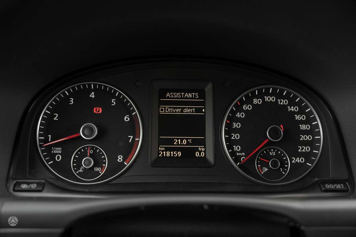 Volkswagen Touran 2013 — photo 22