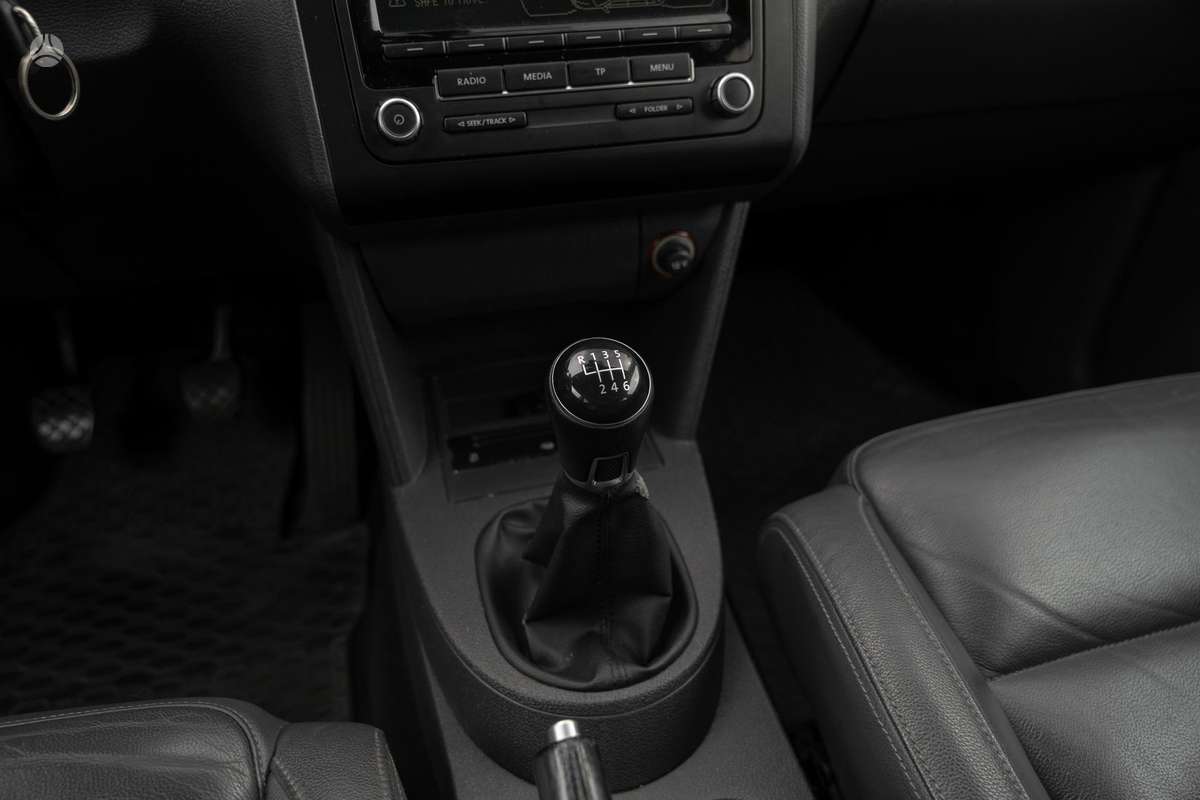 Volkswagen Touran 2013 — photo 23