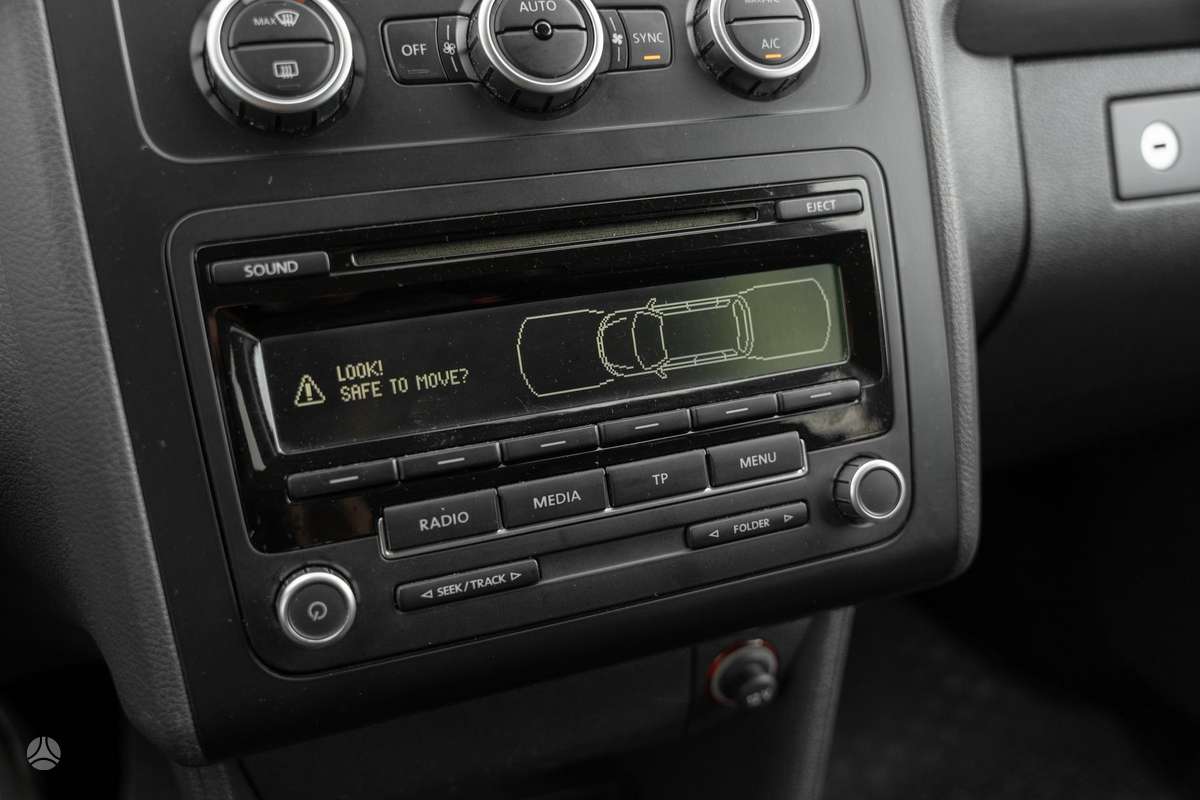 Volkswagen Touran 2013 — photo 24