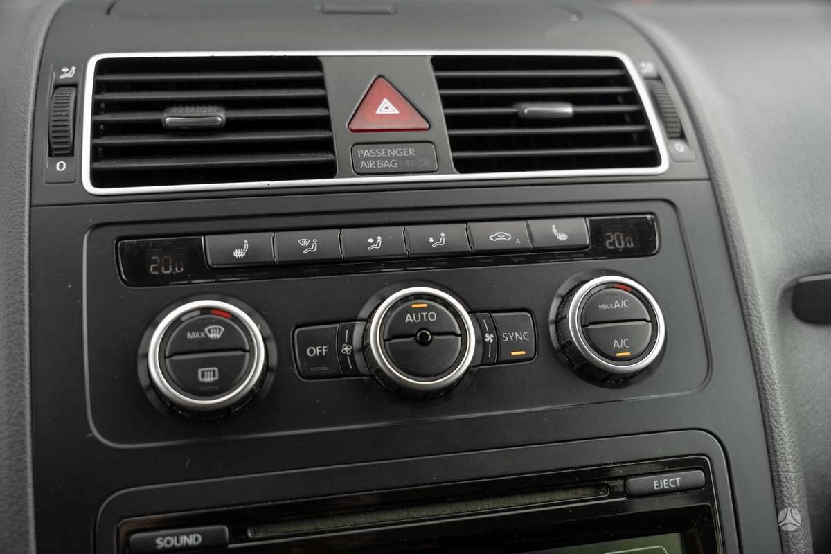 Volkswagen Touran 2013 — photo 25