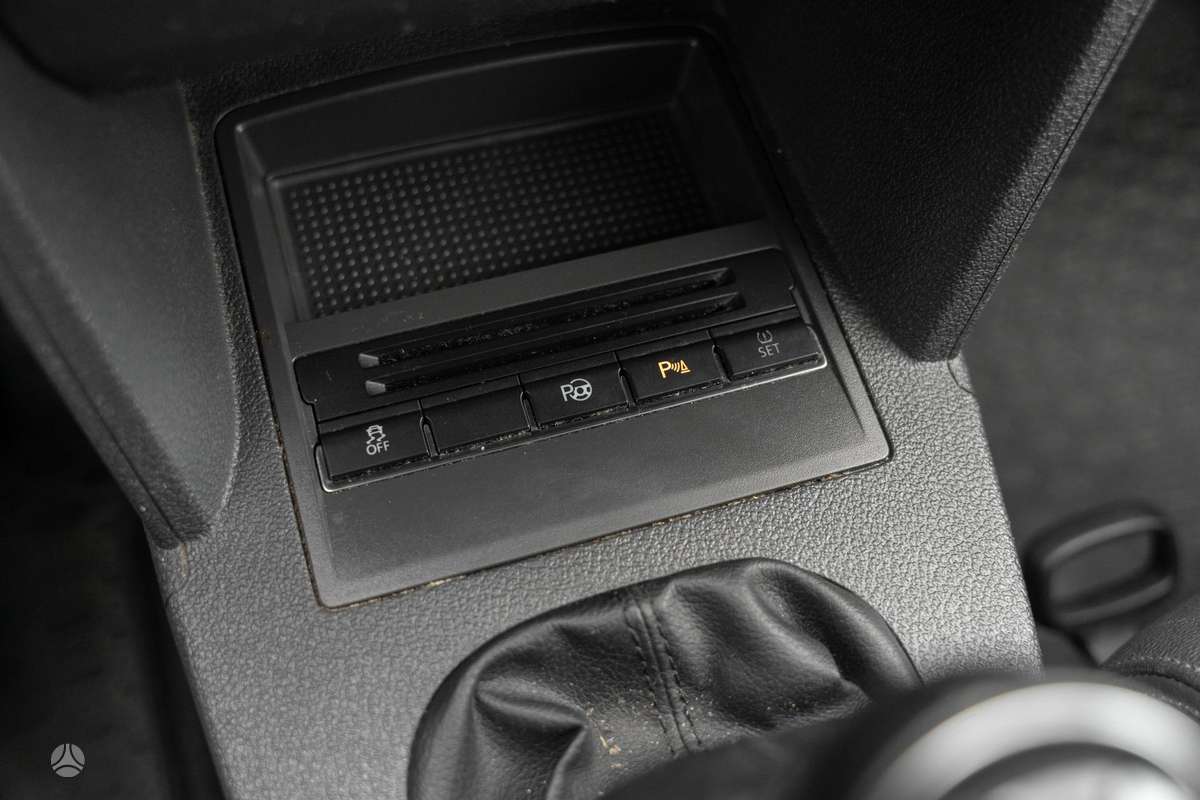 Volkswagen Touran 2013 — photo 26