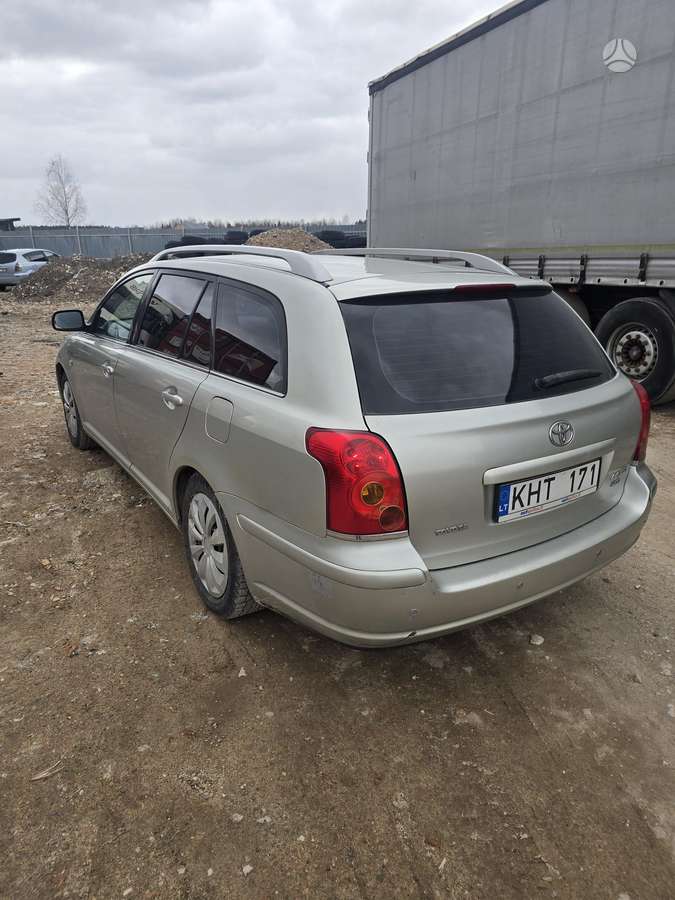Toyota Avensis 2005 — двигун 1998 cm³, 147 HP (108kW)
