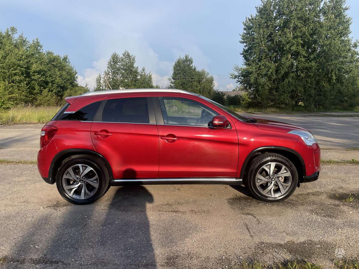 Citroen C4 2012 — двигун 1560 cm³, 114 HP (84kW)