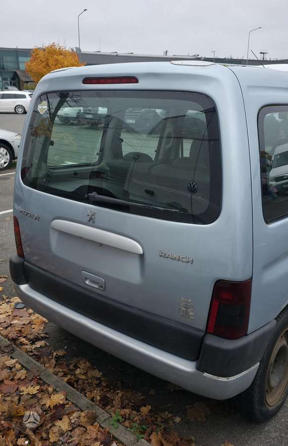 Peugeot Partner 2005 — вигляд ззаду