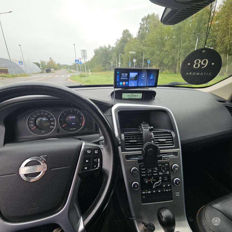 Volvo XC60 2010 — engine 2400 cm³, 175 HP (129kW)