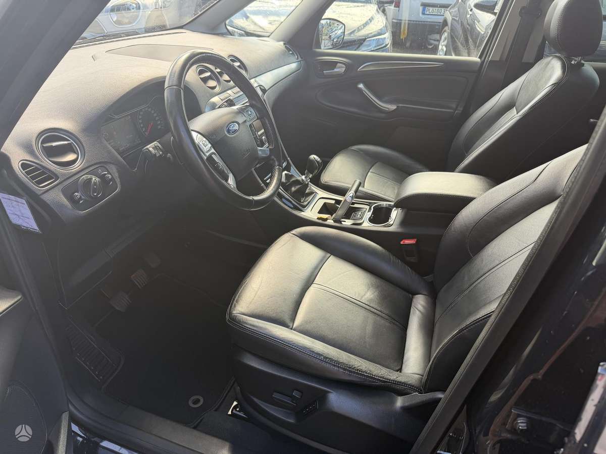 Ford Galaxy 2014 — фото 11
