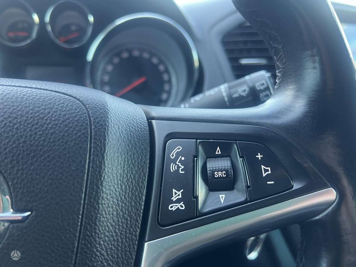 Opel Insignia 2011 — photo 15
