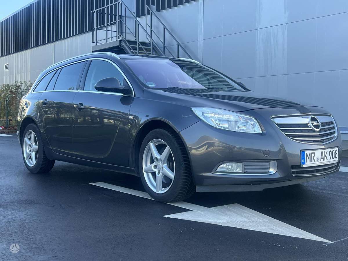 Opel Insignia 2011 — engine 1956 cm³, 160 HP (118kW)
