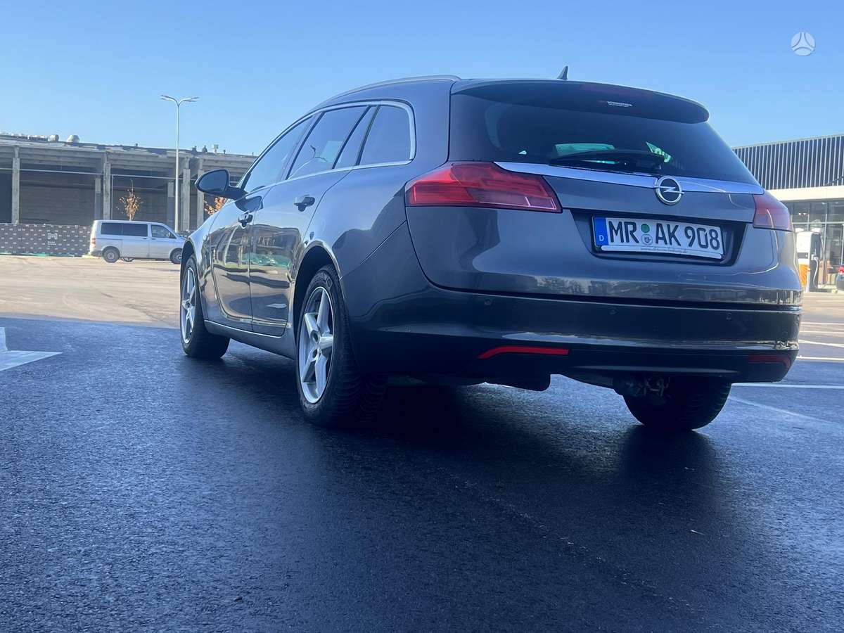 Opel Insignia 2011 — photo 8