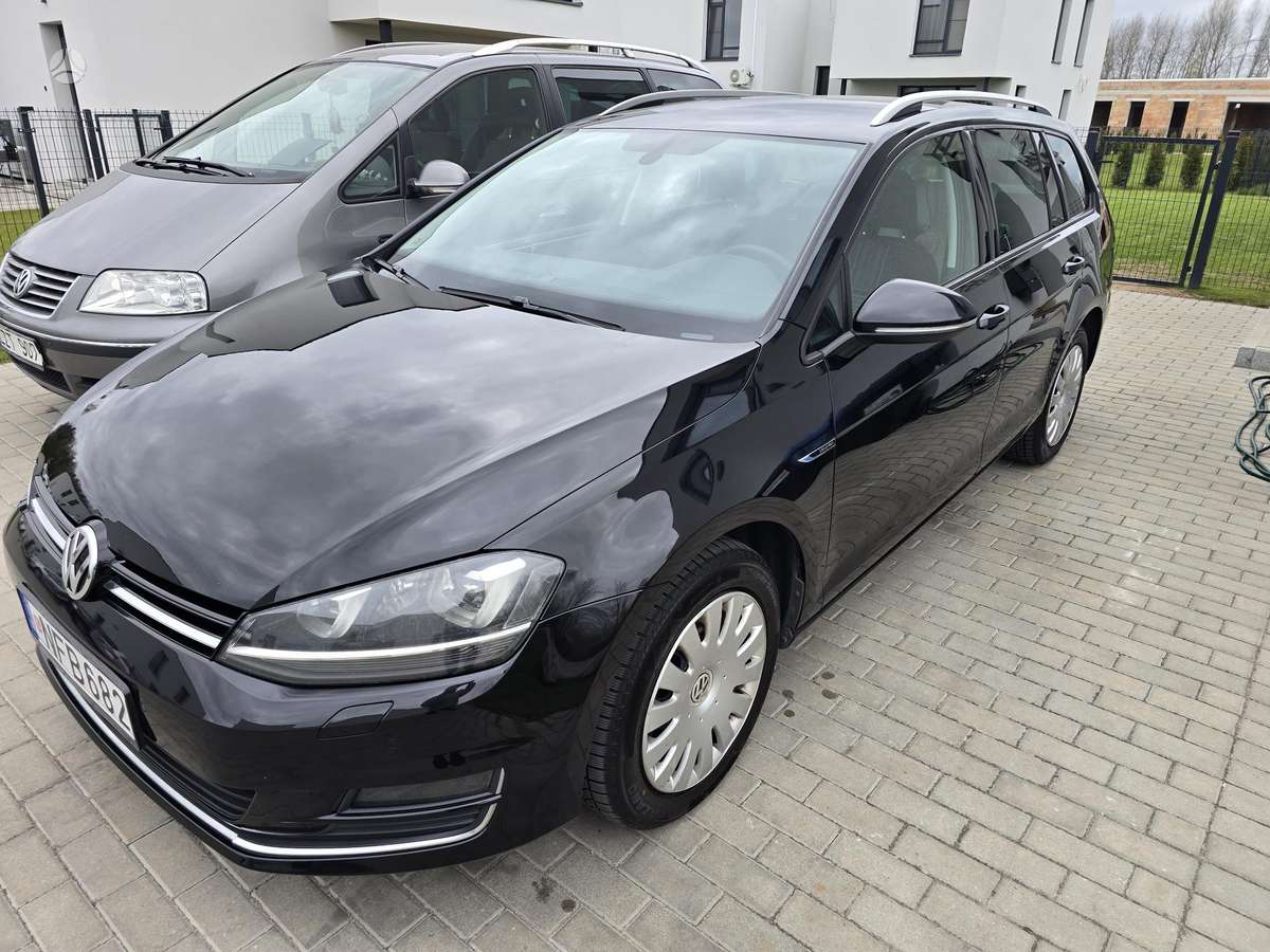 Volkswagen Golf 2015 — салон