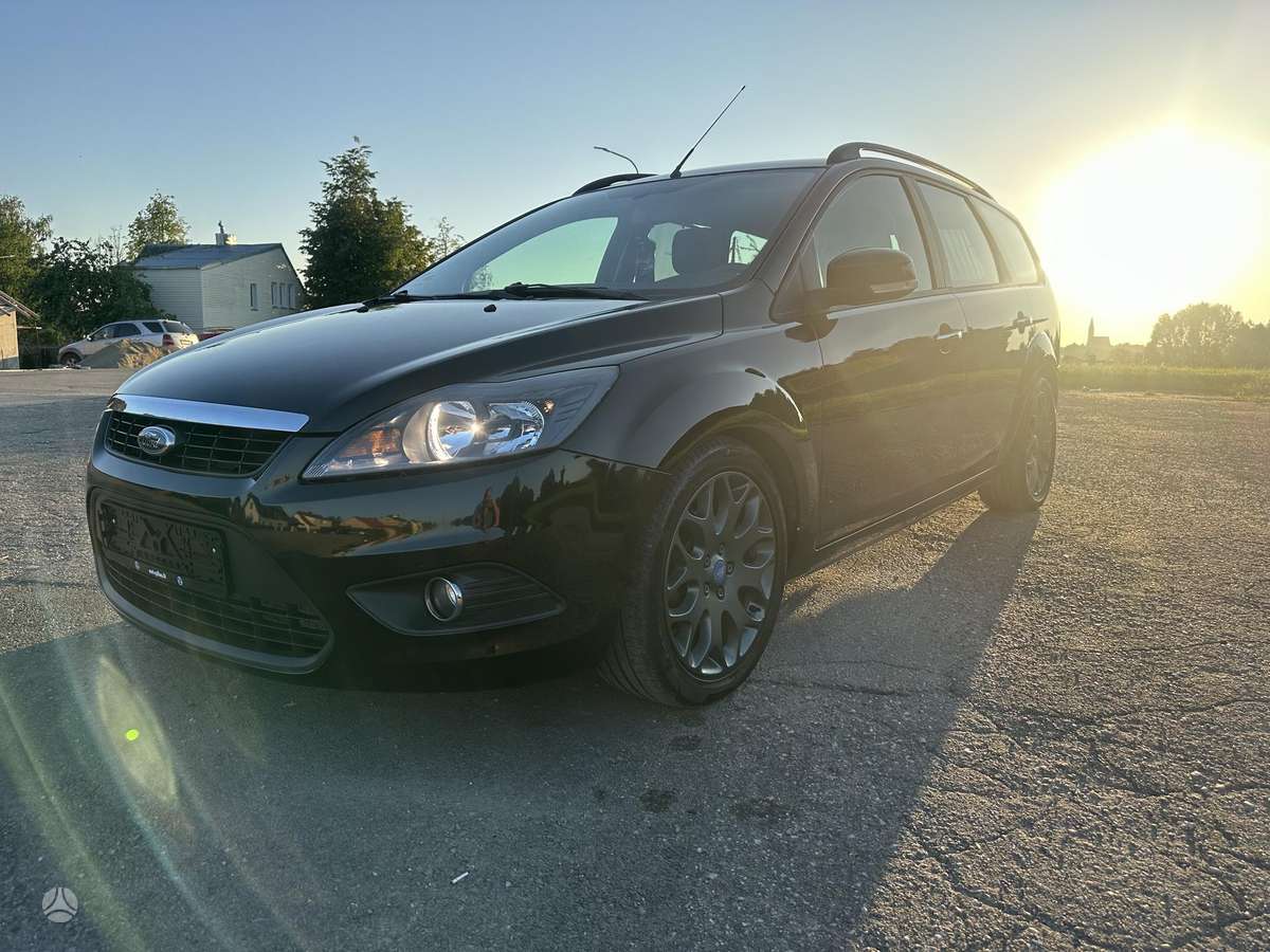 Ford Focus 2009 — салон