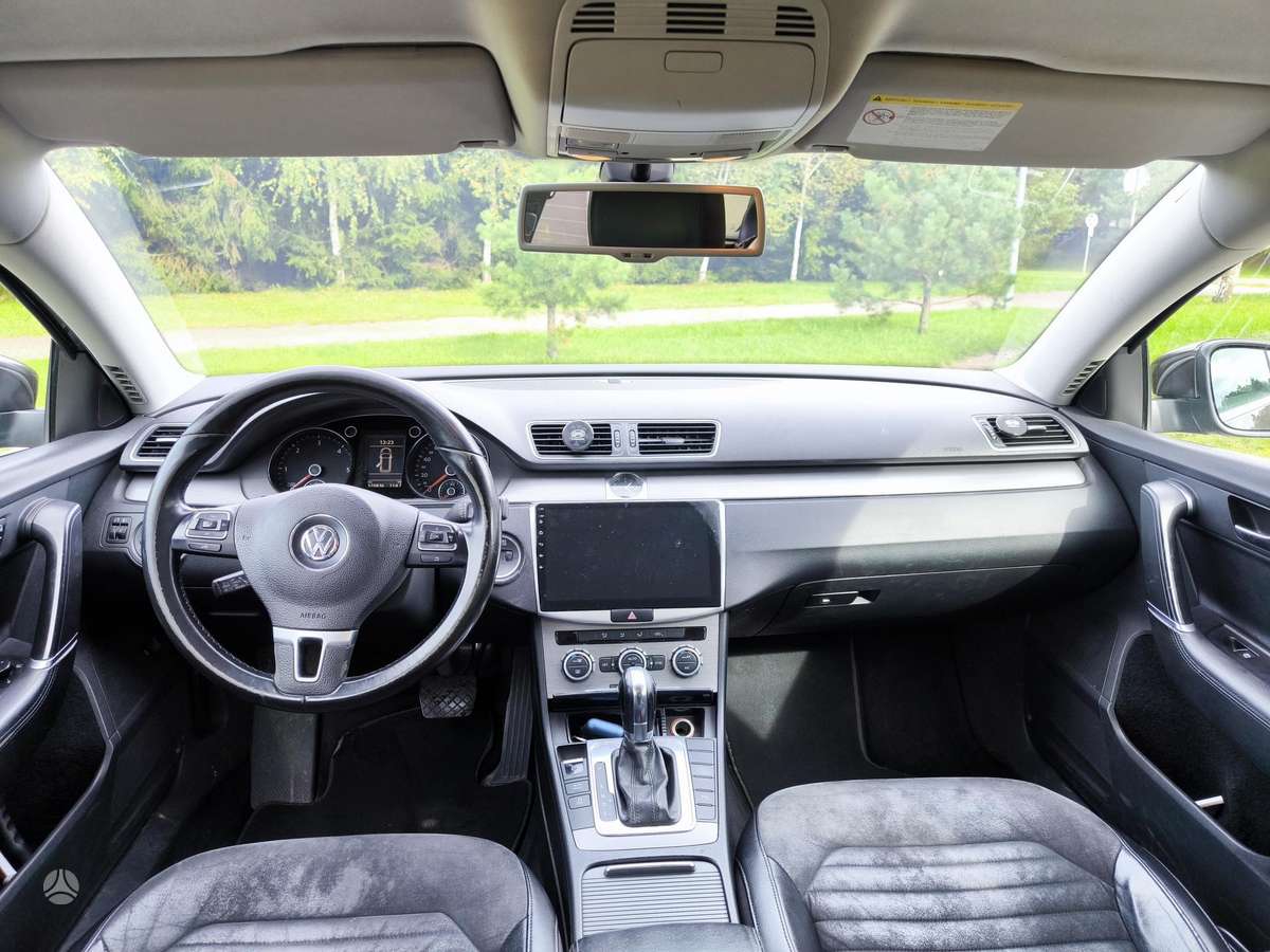 Volkswagen Passat 2012 — photo 11