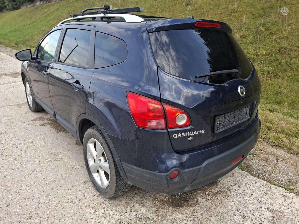 Nissan Qashqai+2 2009 — салон