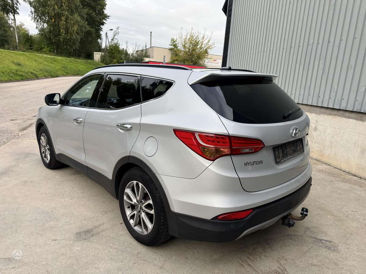 Hyundai Santa 2012 — салон