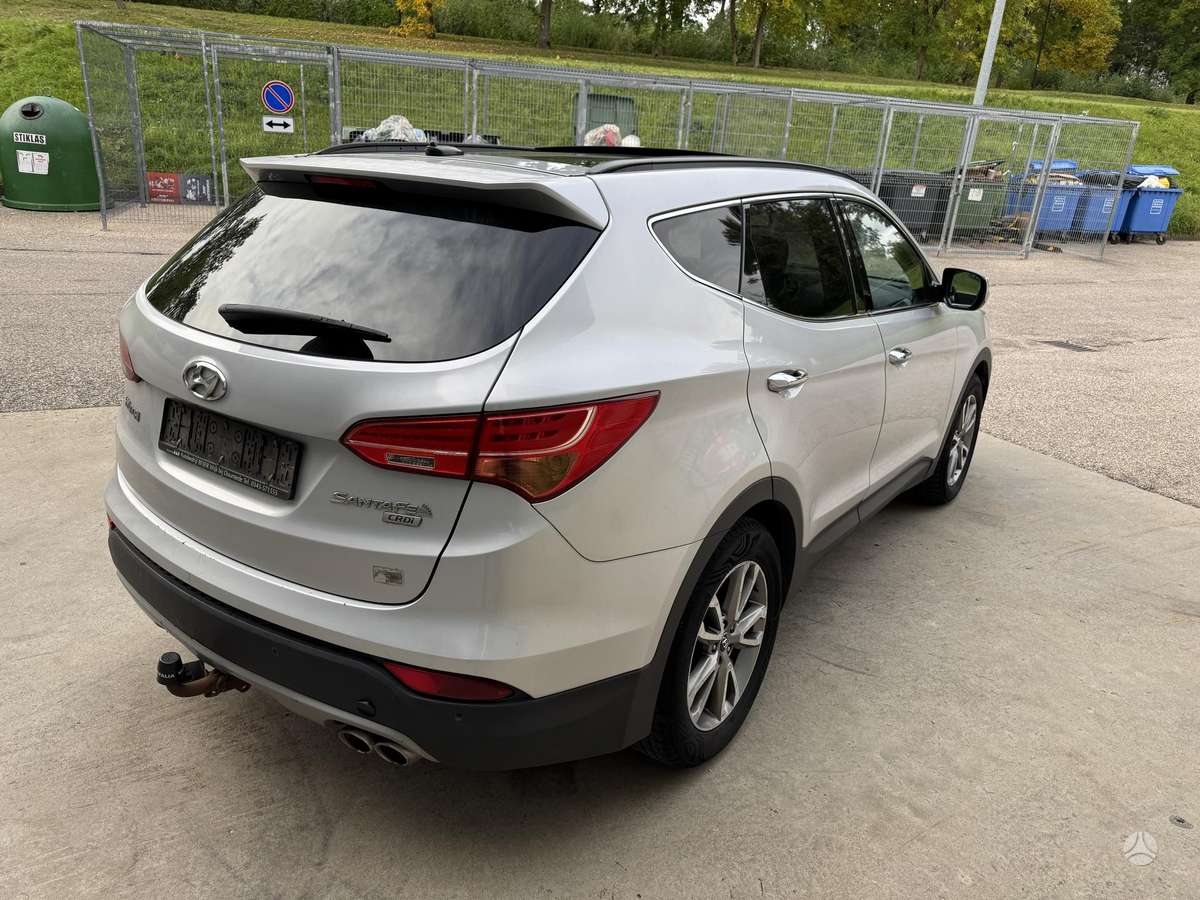 Hyundai Santa 2012 — двигун 2200 cm³, 197 HP (145kW)