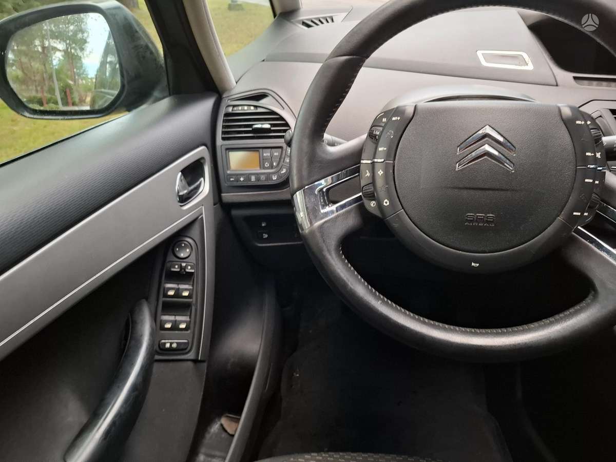 Citroen Grand 2010 — photo 11