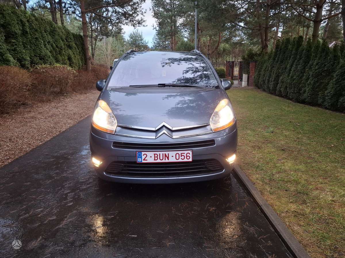 Citroen Grand 2010 — engine 1560 cm³, 109 HP (80kW)