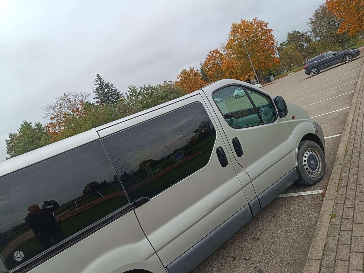 Opel Vivaro 2005 — салон