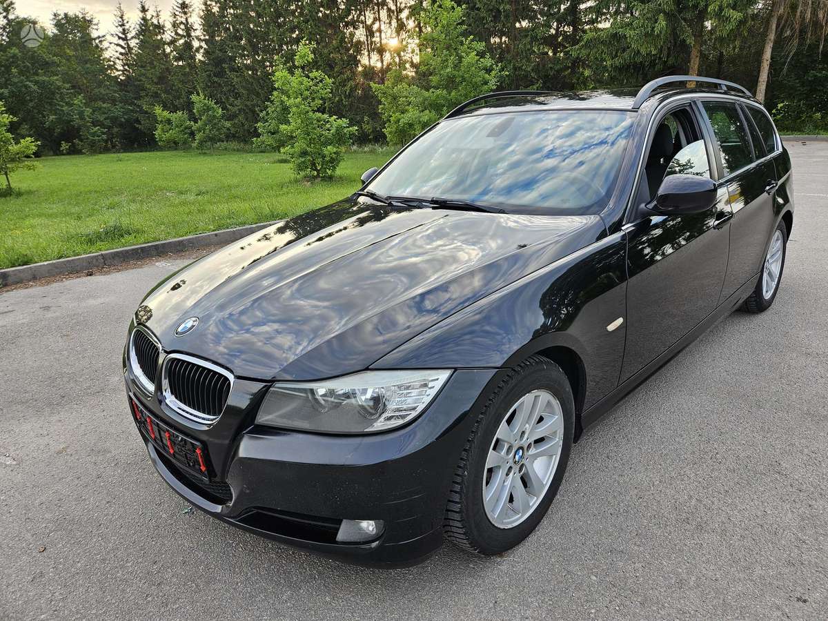 BMW 318, 2010