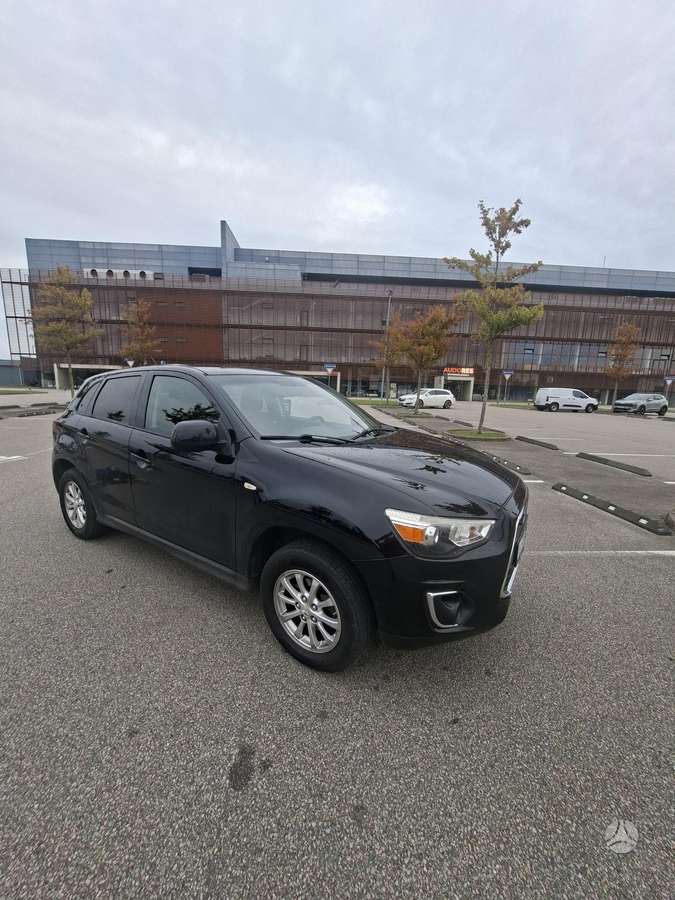 Mitsubishi ASX 2015 — rear view