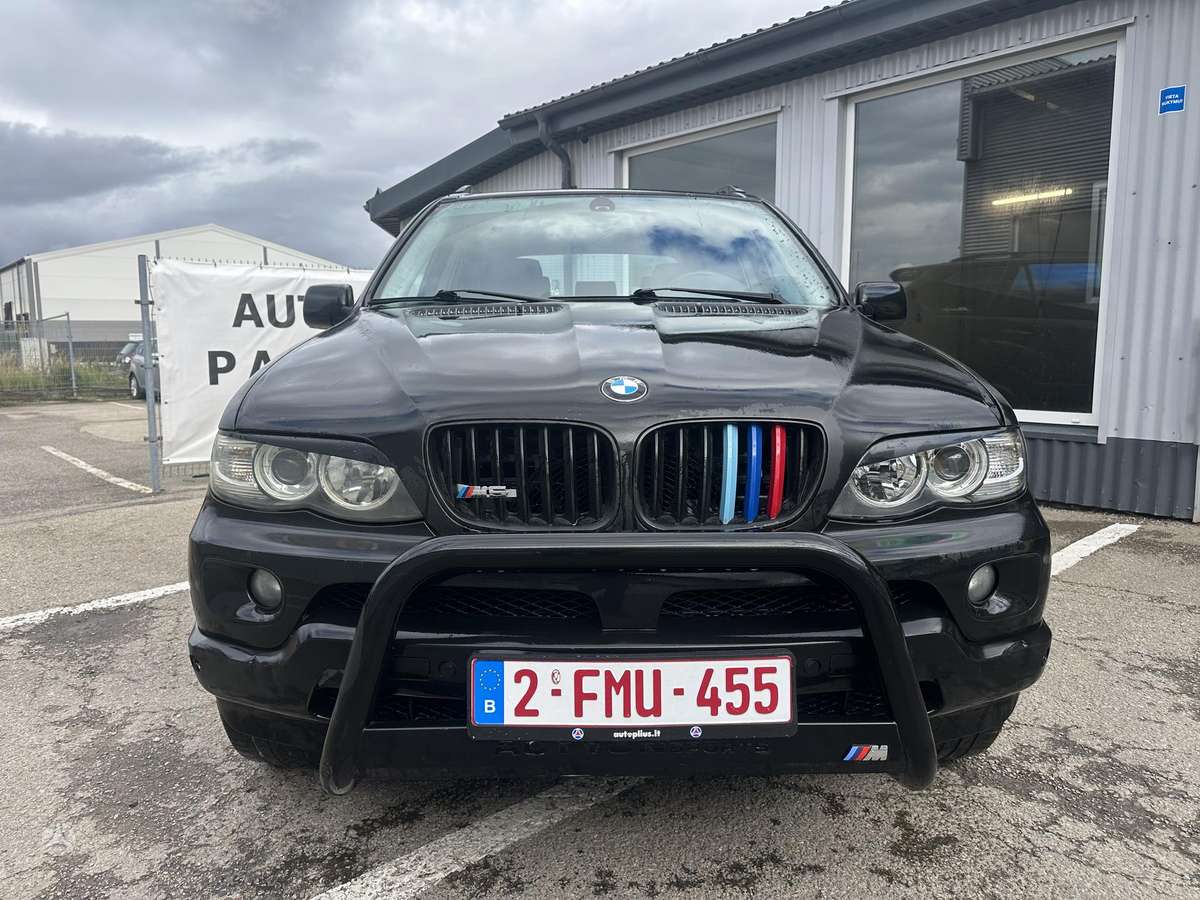 BMW X5 2004 — салон