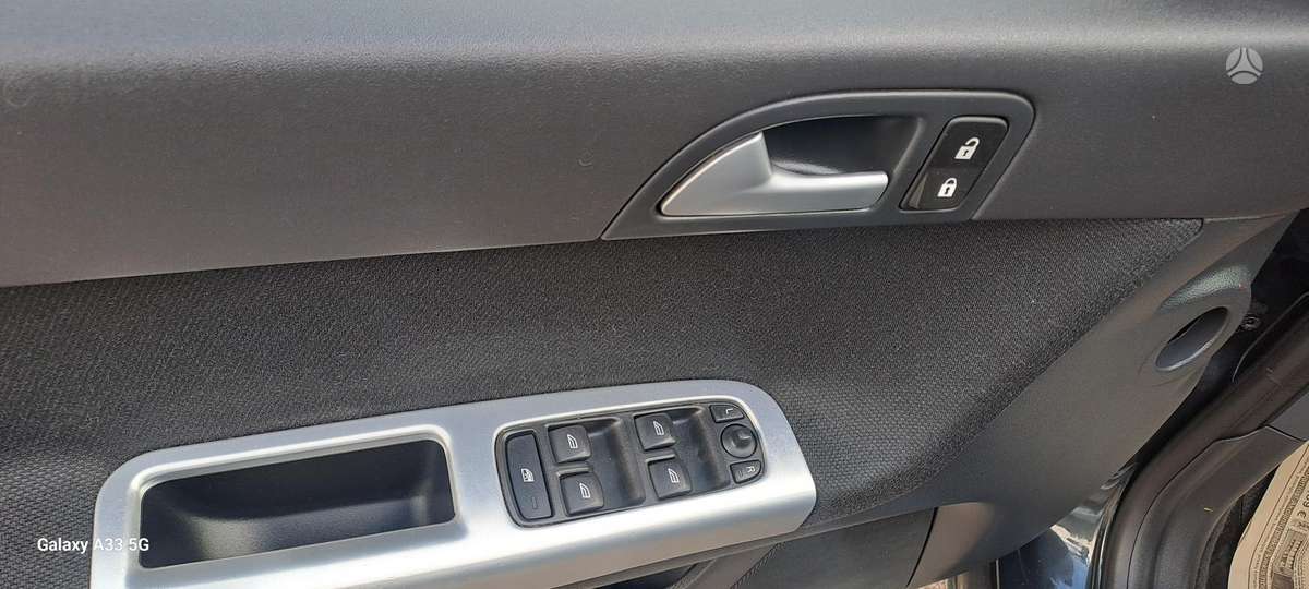 Volvo V50 2010 — photo 10