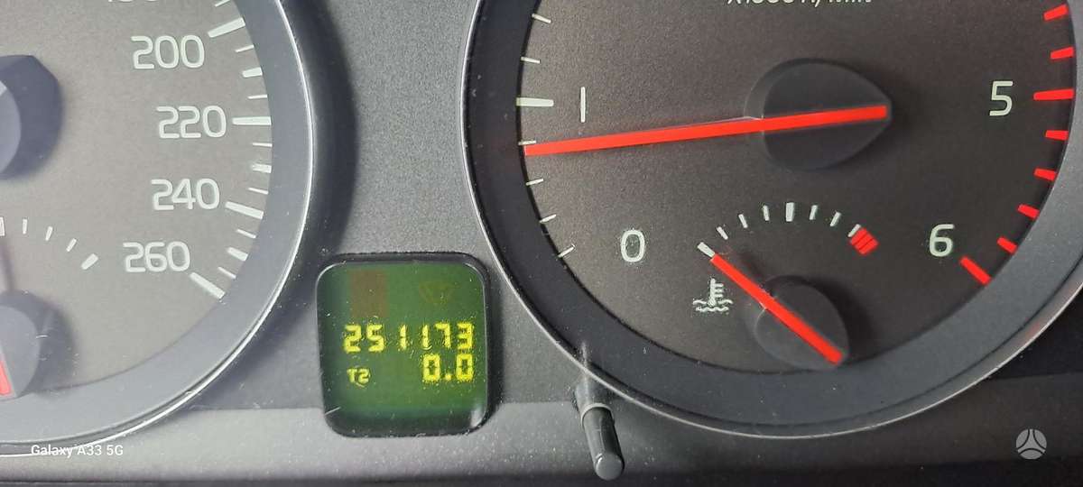 Volvo V50 2010 — photo 13