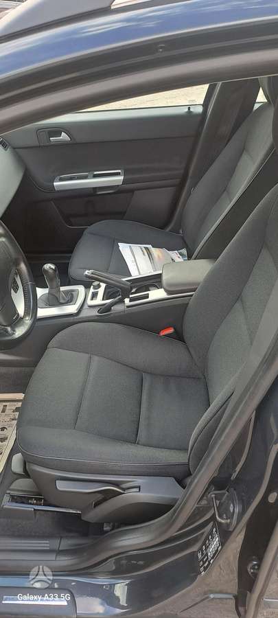 Volvo V50 2010 — photo 9