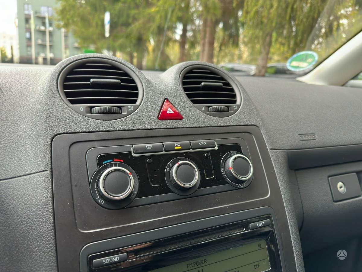 Volkswagen Caddy 2011 — photo 21