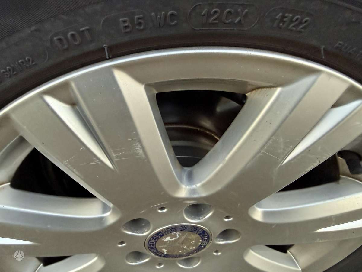 Mercedes-Benz C200 2011 — photo 11