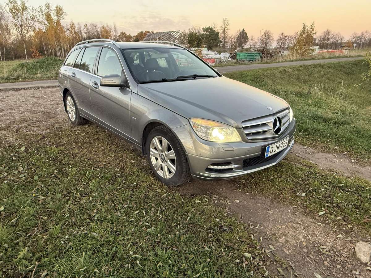 Mercedes-Benz C200 2011 — engine 2143 cm³, 136 HP (100kW)