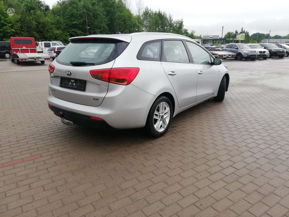 Kia Ceed 2014 — вигляд ззаду