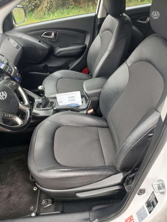 Hyundai ix35 2015 — вигляд ззаду