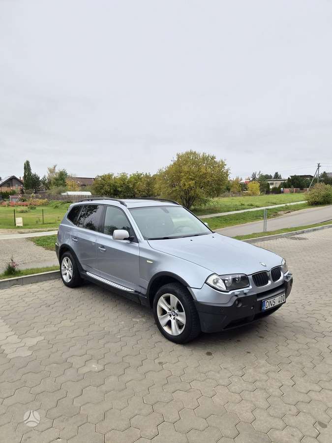 BMW X3 2004 — салон