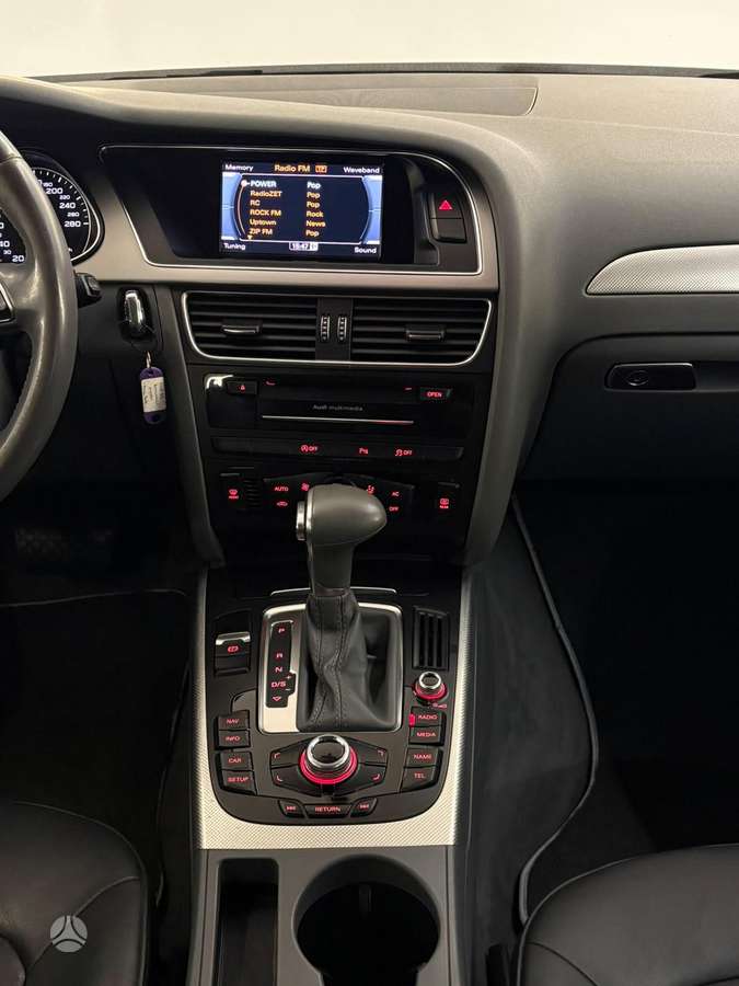 Audi A4 2013 — photo 24