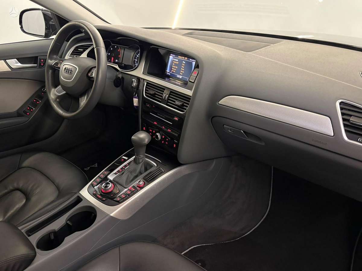 Audi A4 2013 — photo 25